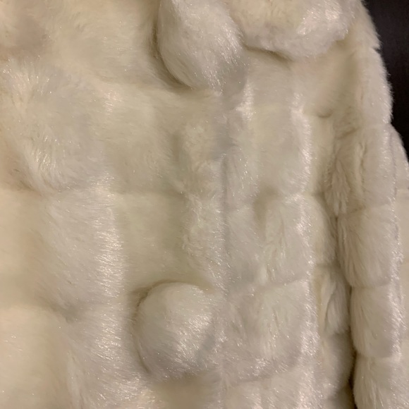 Like New Nine West Furry Coat Size S/P - Picture 7 of 8